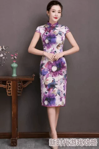 萌白酱旗袍半开襟和新款配饰完美搭配,展现独特魅力与时尚风格,引领潮流新趋势! 萌白酱旗袍半开襟和新款配饰完美搭配,展现独特魅力与时尚风格,引领潮流新趋势!