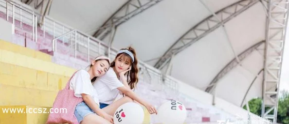 隐私美女下部无遮挡，真是让人惊艳的画面，令人忍不住想多看几眼